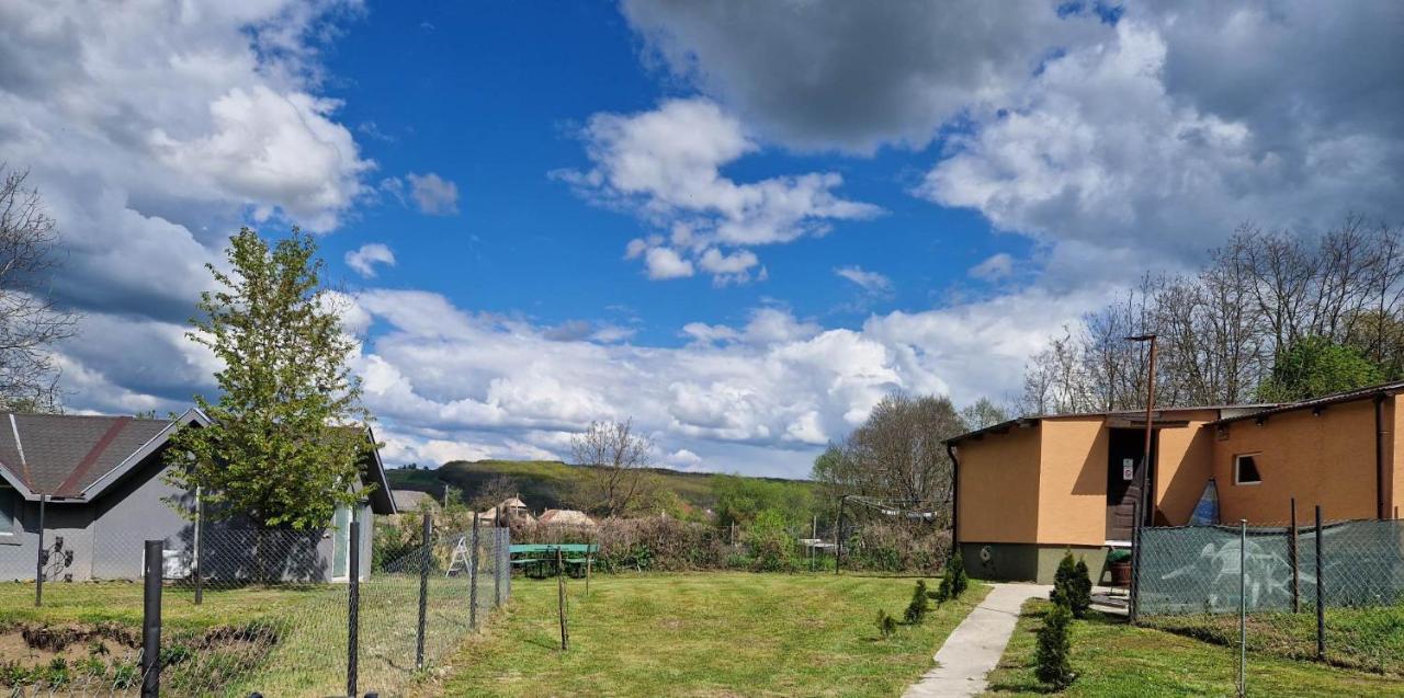 Ubytovanie V Sukromi Dolne Plachtince Exterior foto